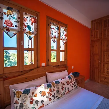 Orange House For Big Families In Damouchari - Delicious Houses Exterior photo
