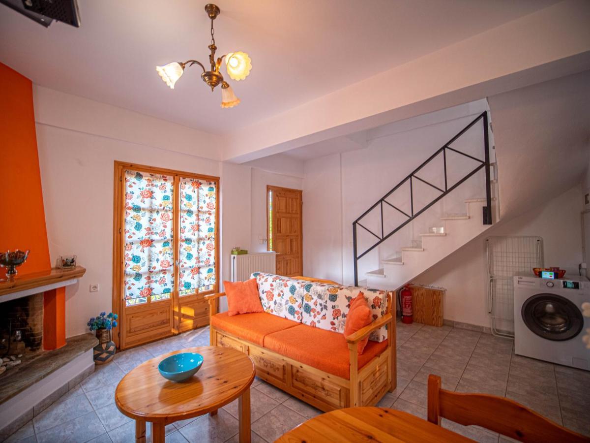 Orange House For Big Families In - Delicious Appartement