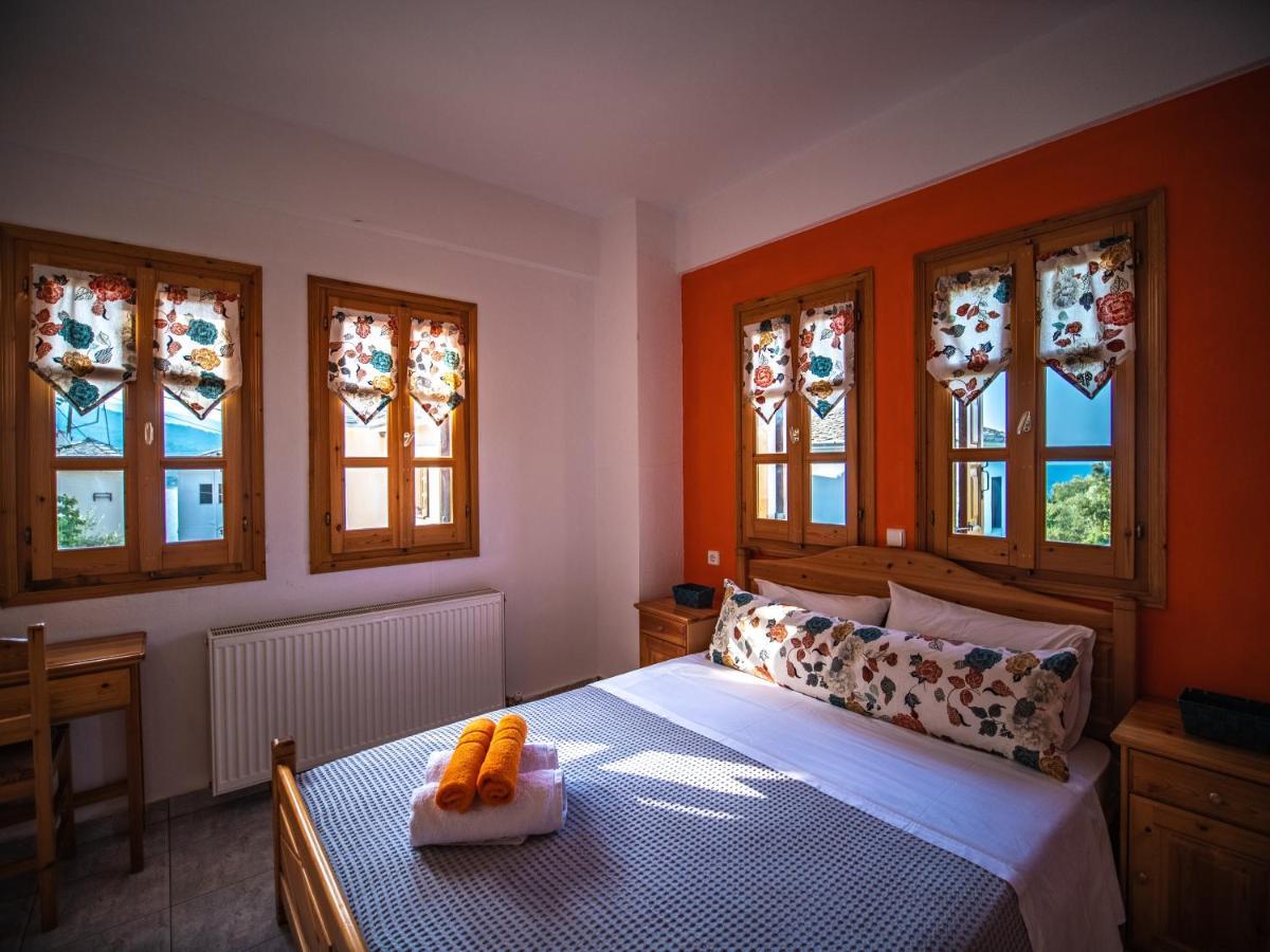Orange House For Big Families In - Delicious Appartement