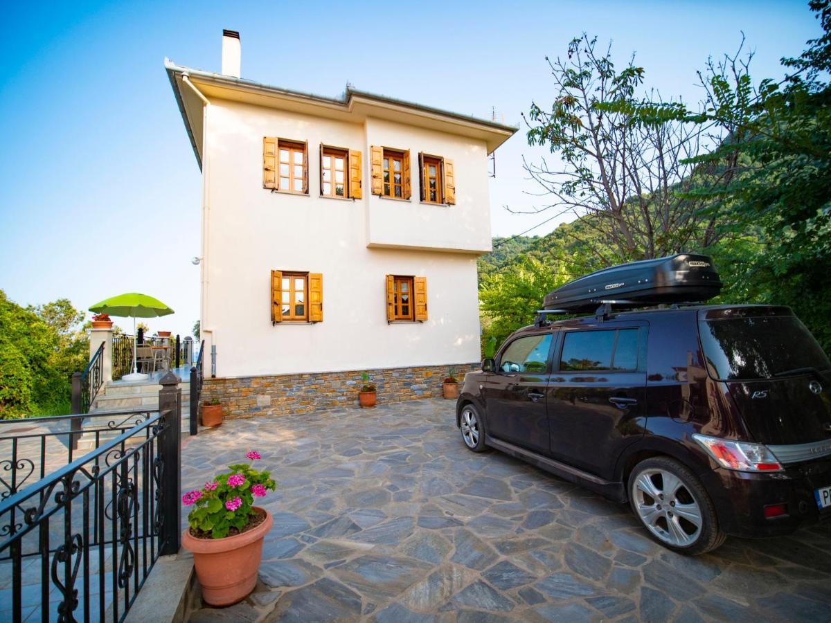 Orange House For Big Families In - Delicious Appartement