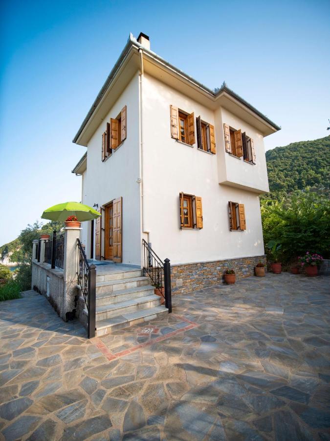 Orange House For Big Families In - Delicious Damouchari