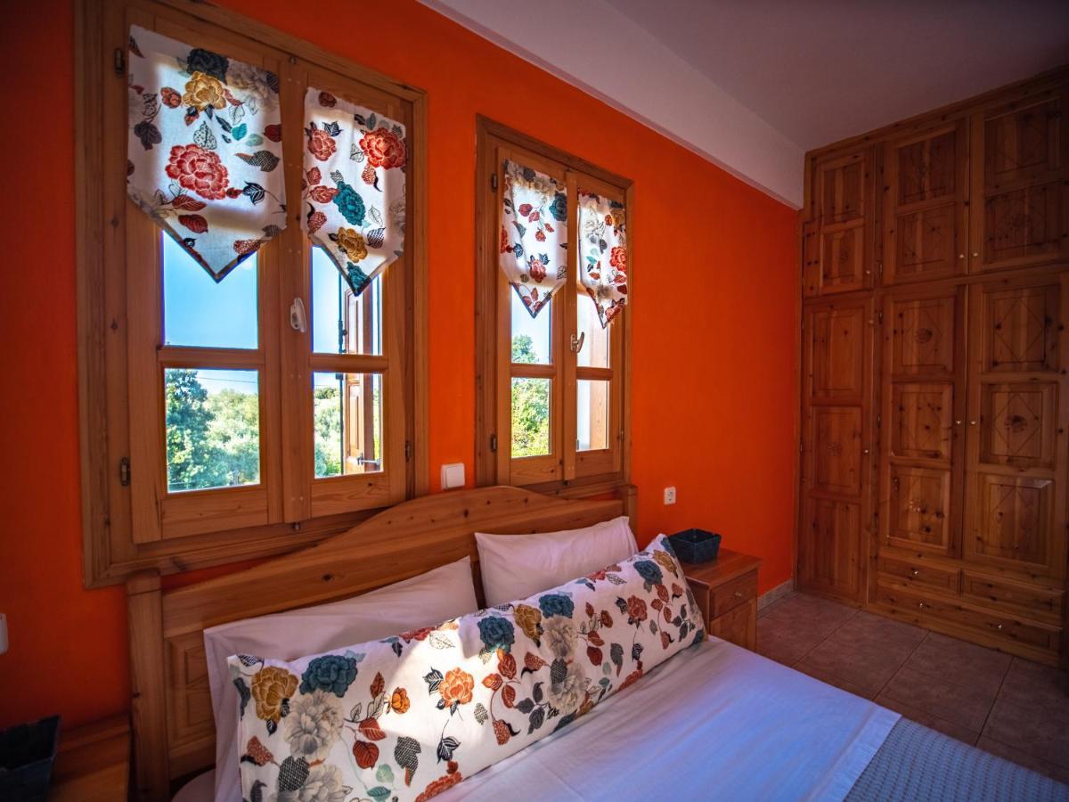 Orange House For Big Families In - Delicious Appartement Damouchari