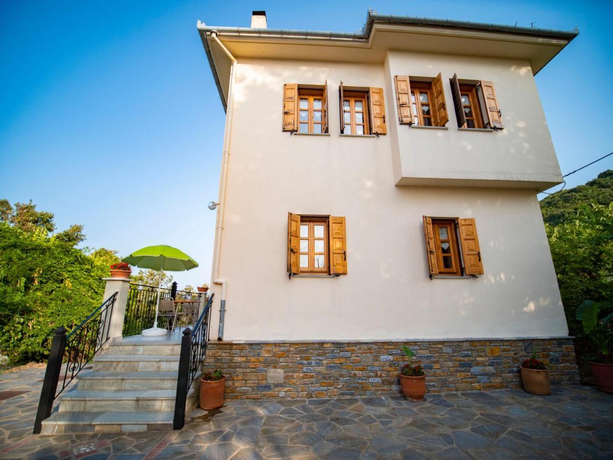 Orange House For Big Families In - Delicious * Damouchari