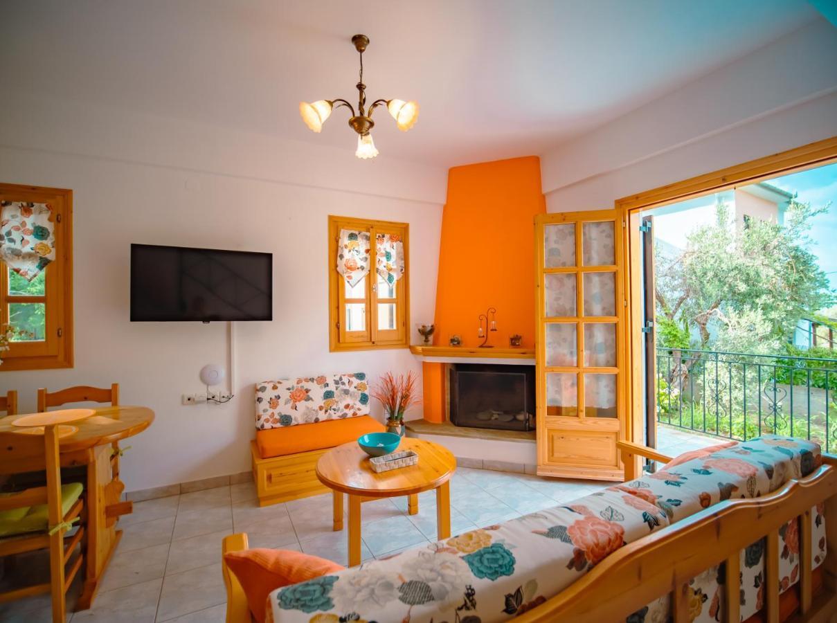 Orange House For Big Families In - Delicious *