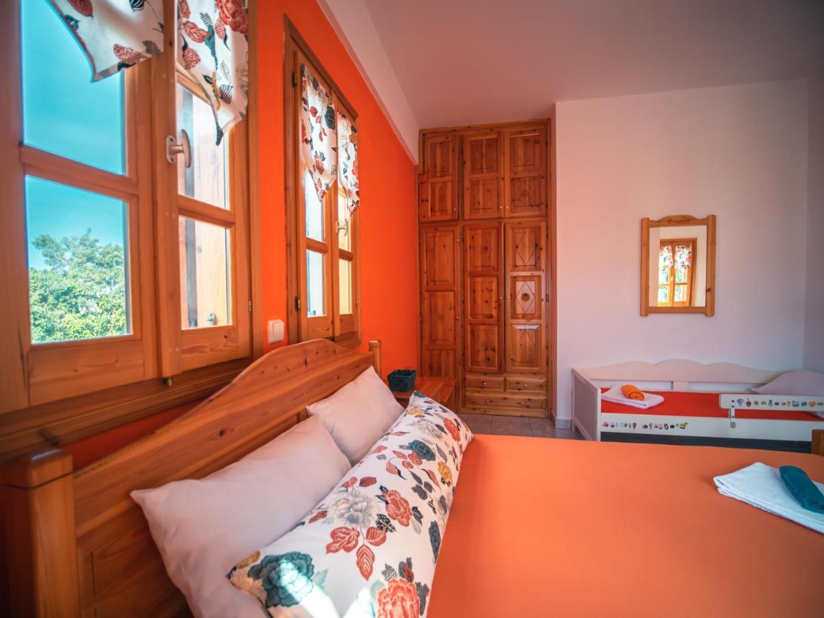 Appartement Orange House For Big Families In - Delicious *